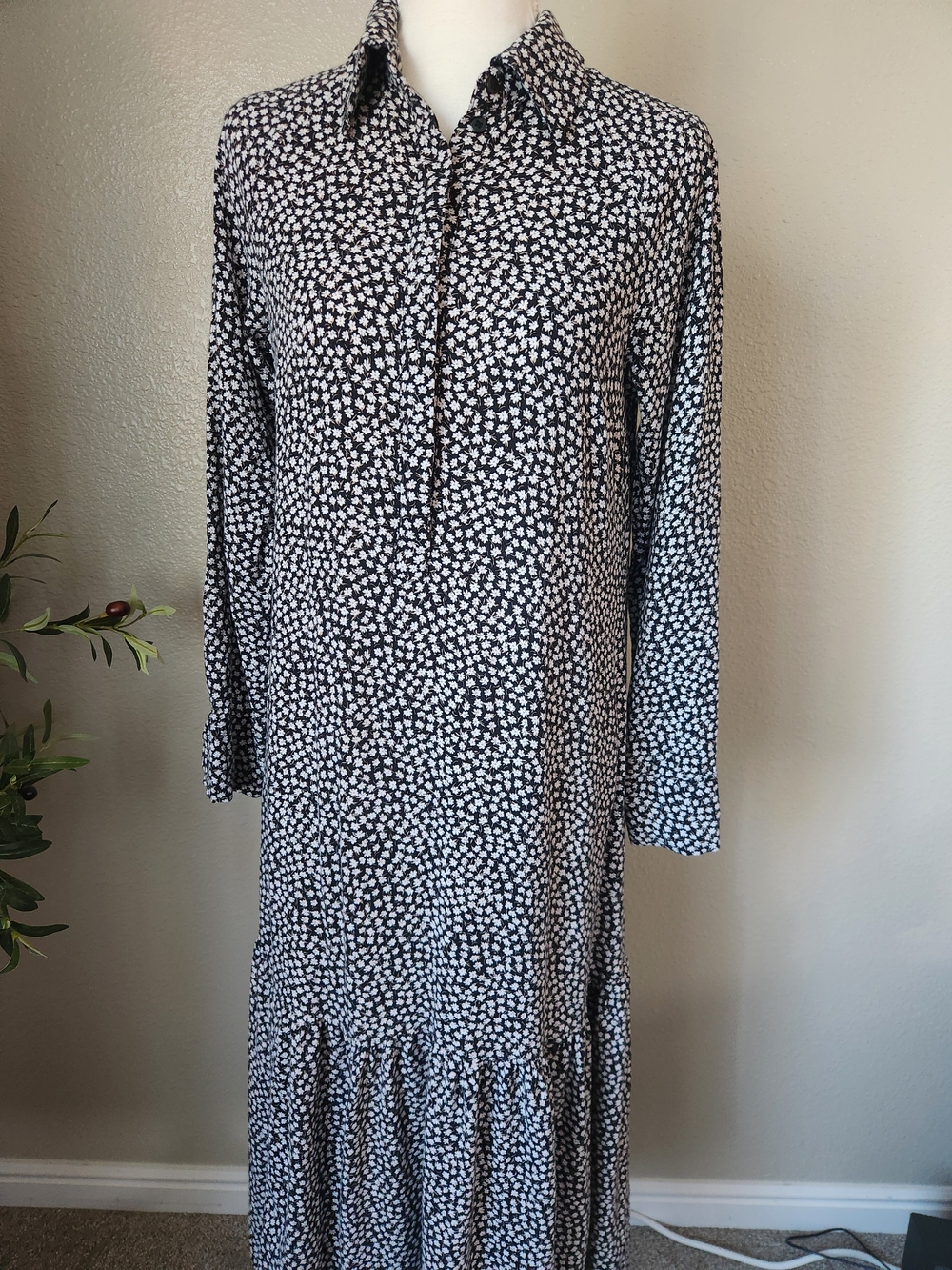 H&M Black and White Floral Maxi Shirt Dress